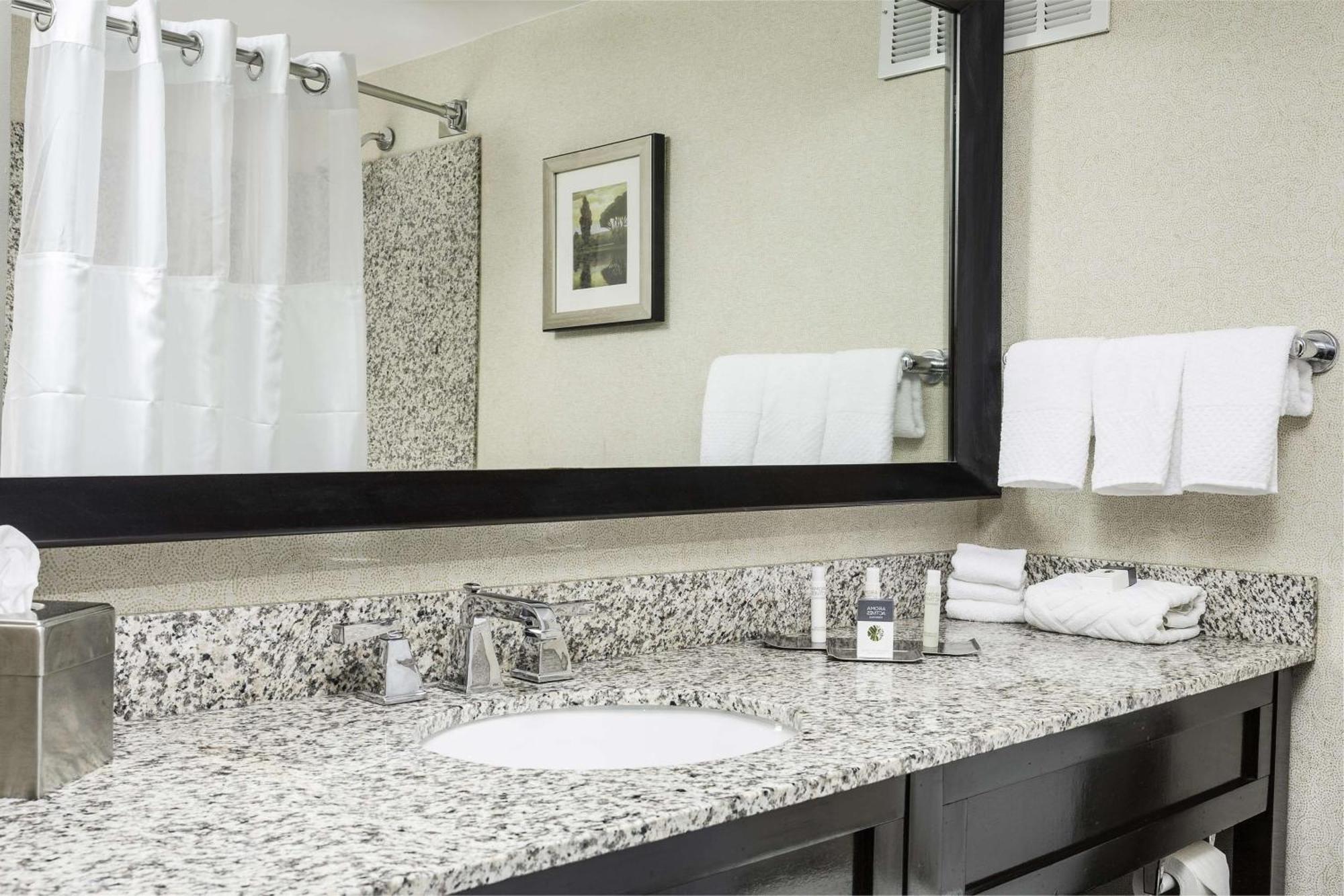 Doubletree By Hilton Hotel Wilmington Exterior foto